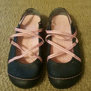 J-41 Adventure vegan strappy sandals 8M